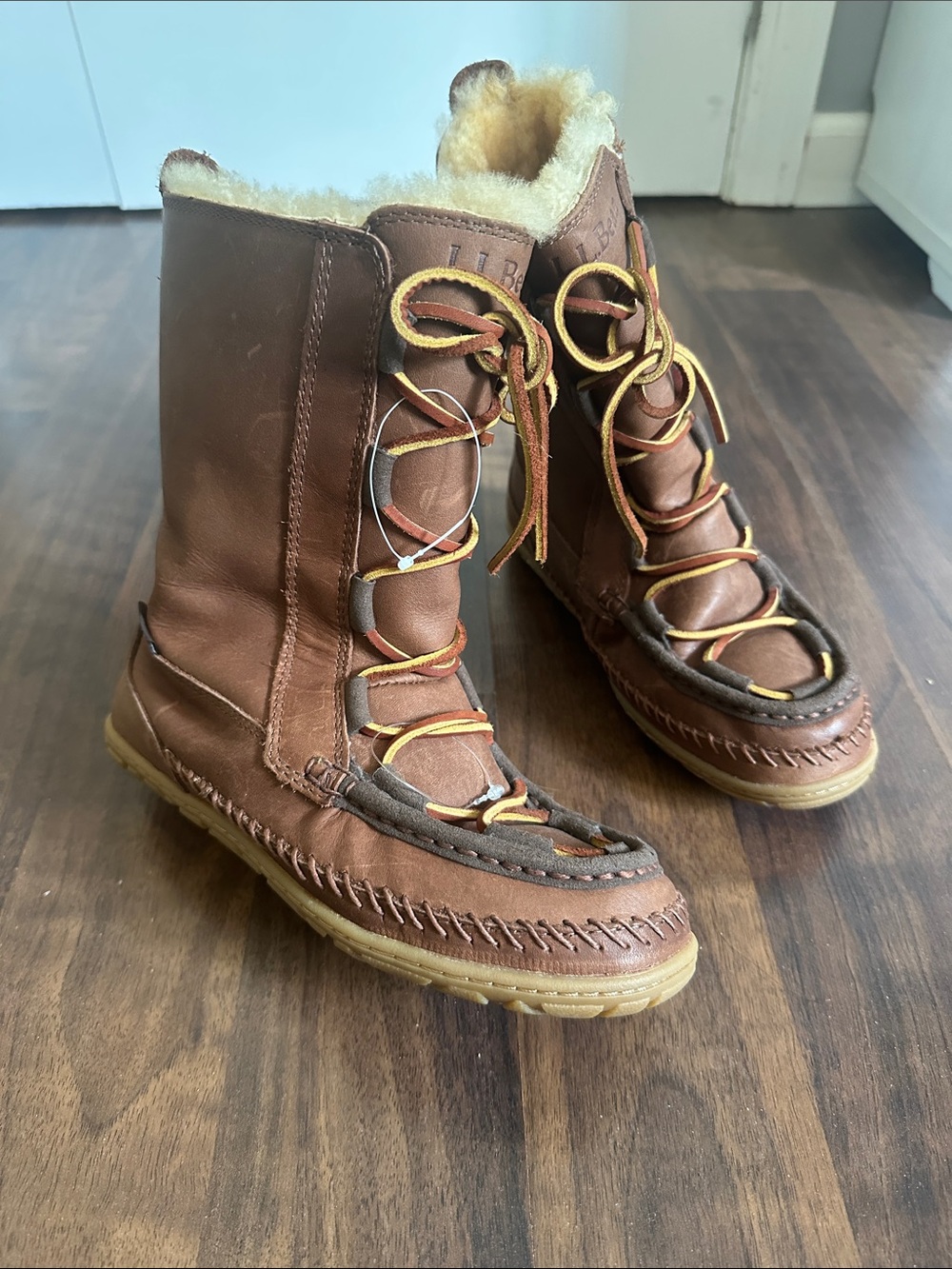 LL Bean Brown Shearling-Lined Leather Lace-Up Boots size 6
